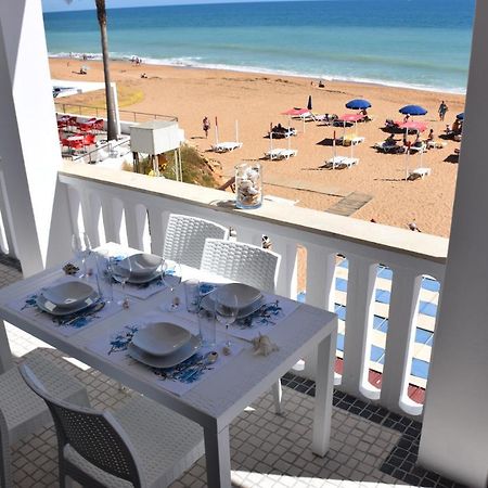 Casa Pe Na Areia- Unique Spot- Beach Front By Dreamvillasอัลบูเฟรา ภายนอก รูปภาพ